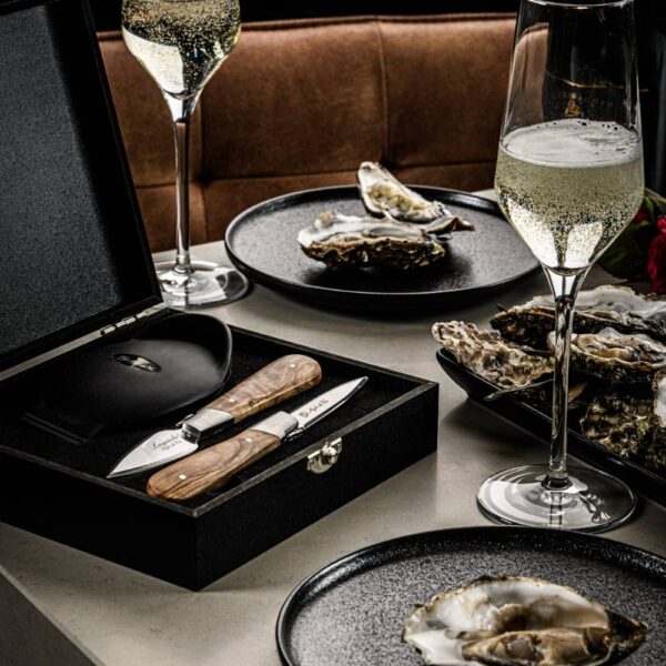 Oyster gift set olive wood